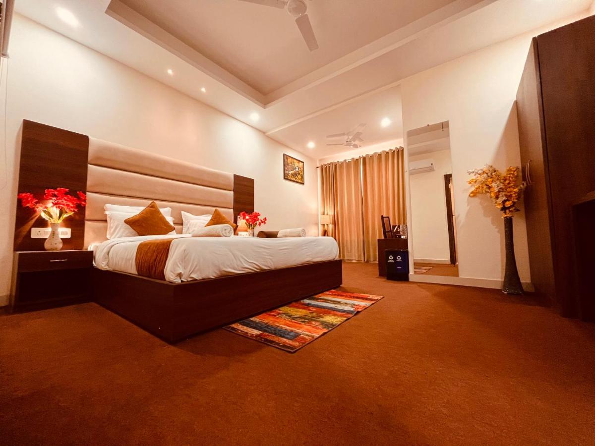 Hotel The Pacific Grand, Haridvár Kültér fotó