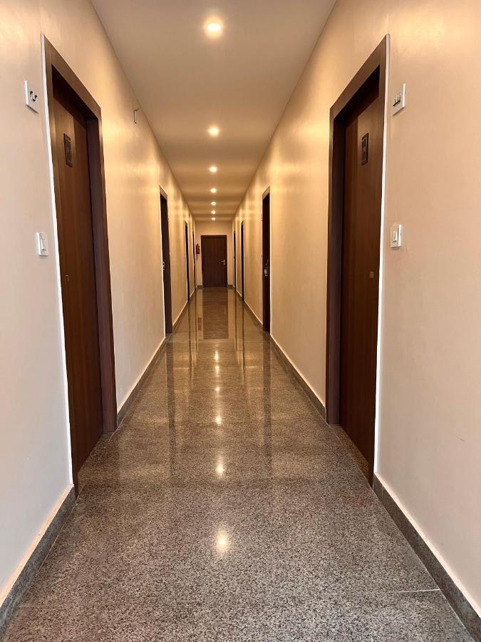 Hotel The Pacific Grand, Haridvár Kültér fotó