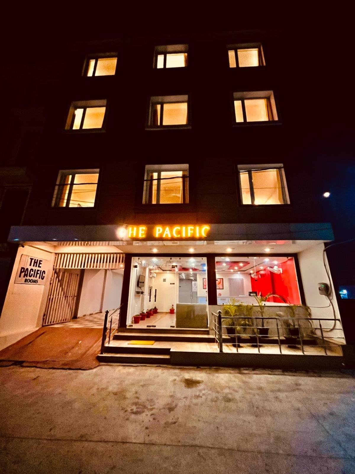 Hotel The Pacific Grand, Haridvár Kültér fotó